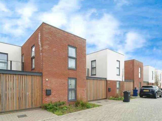 House for sale in Tilbury, Essex