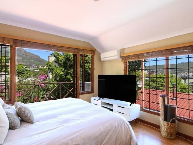 House for sale in Vredehoek, Cape Town