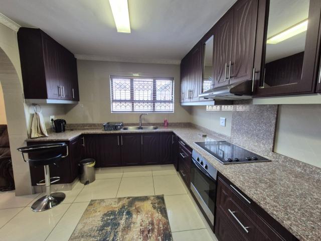 House for sale in Chatsworth, Kwazulu-natal