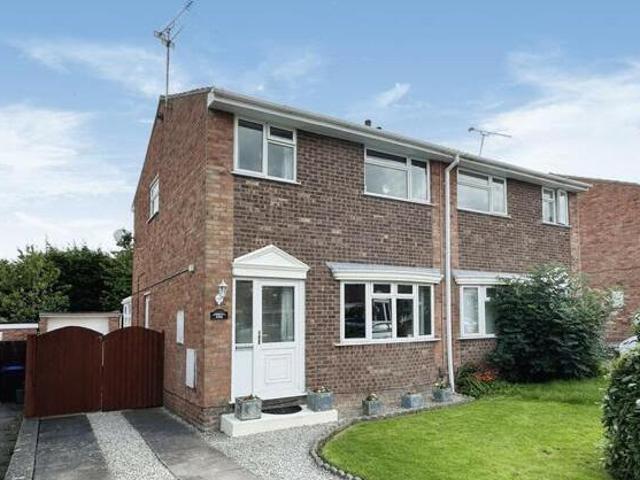 House for sale in Green Close, Warwickshire