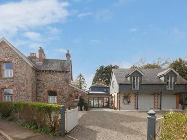 House for sale in Weir Quay, Devon