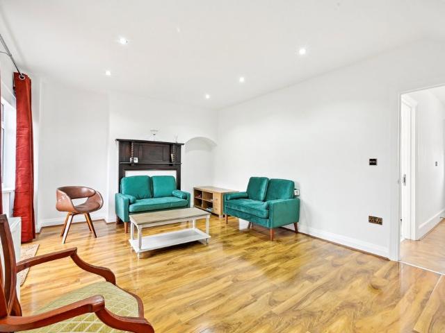House for rent in London Borough of Ealing, Greater London