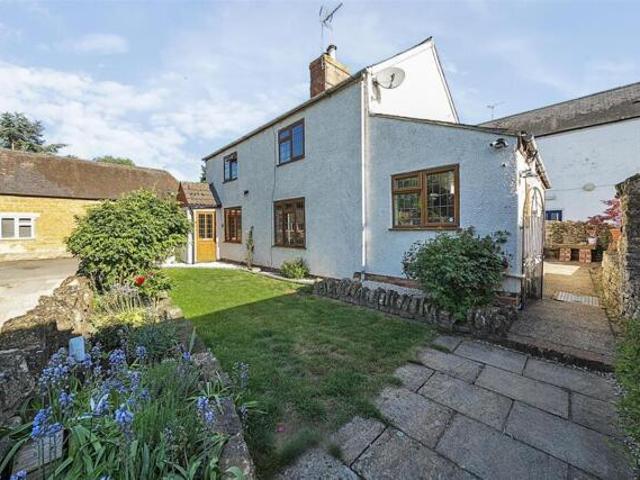 House for sale in Gayton