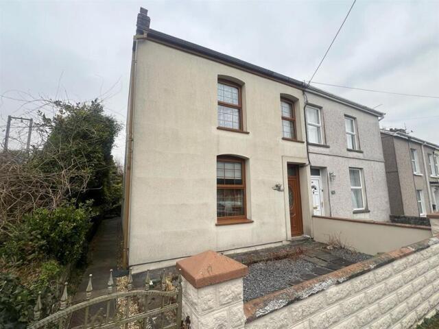 House for sale in Glanaman, Twynmynydd
