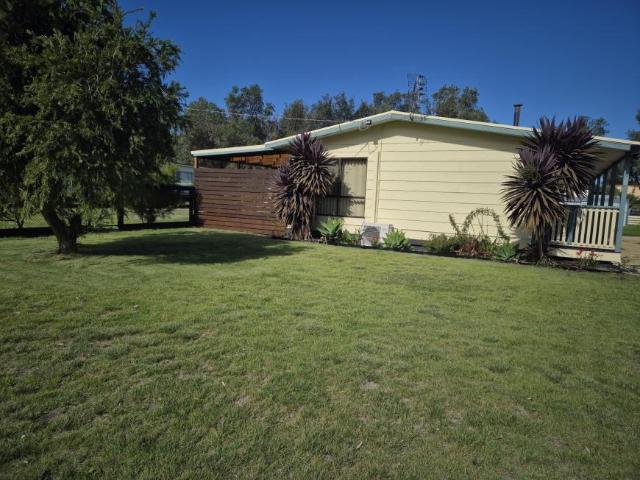 House for sale in Victoria