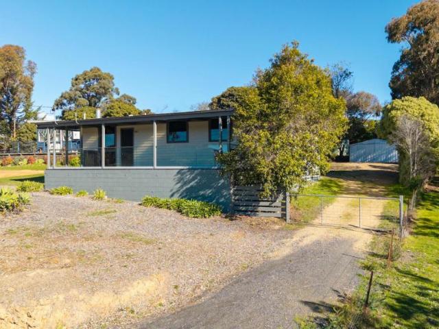 House for sale in Goughs Bay