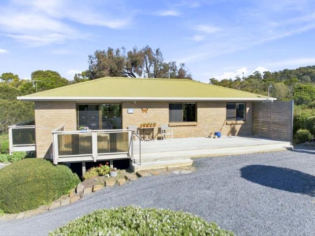 House for sale in Greens Beach, West Tamar