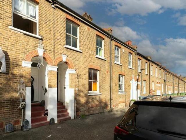 House for sale in Greenwich, East Greenwich