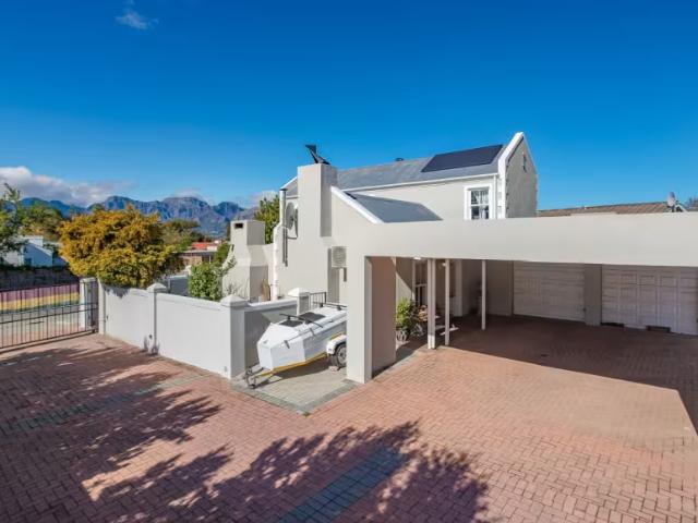 House for sale in Groenvlei, eMadlangeni Local Municipality