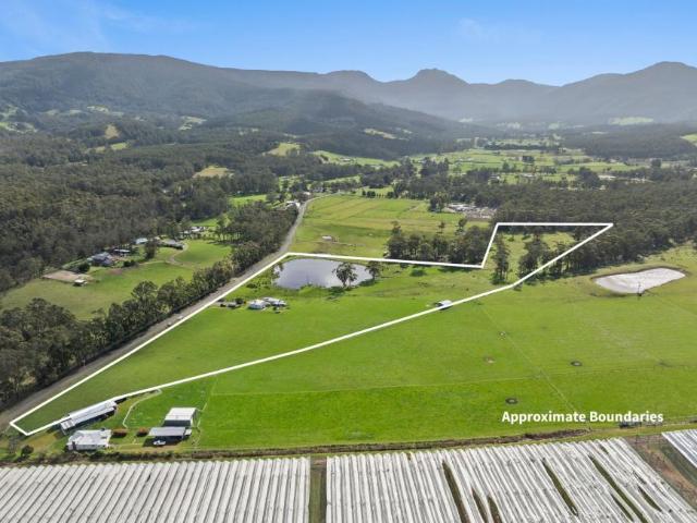 House for sale in Mountain River, Grove