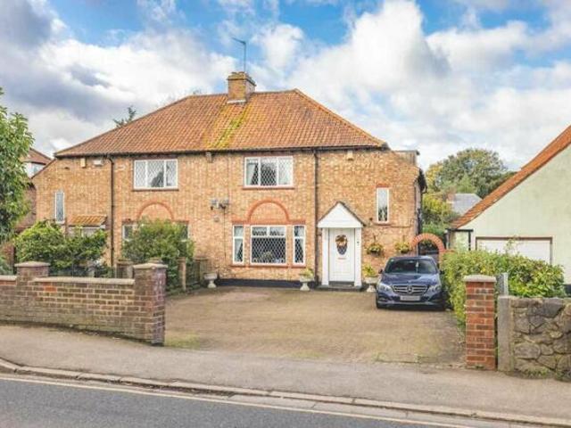 House for sale in Harmondsworth, Harmondsworth