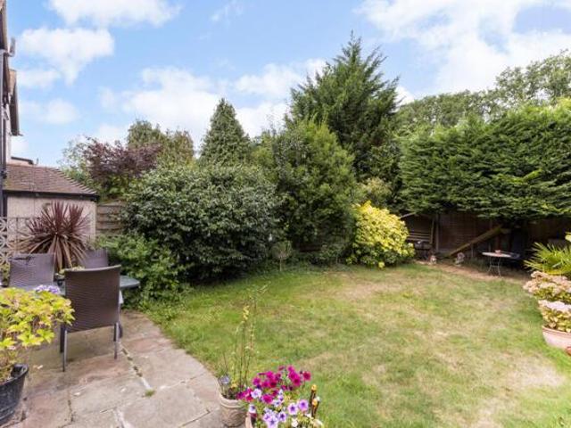 House for sale in Harrow Weald, Greater London