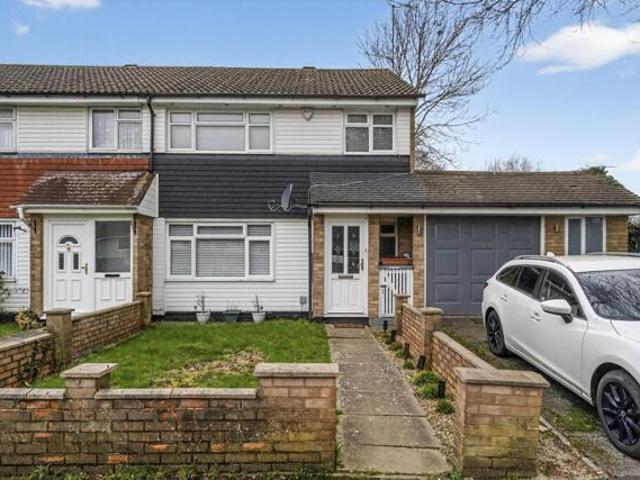 House for sale in Grovehill, Pouchen End