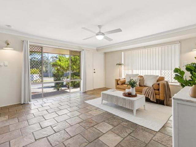 House for sale in Holland Park West, Greater Brisbane