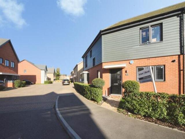 House for sale in Houghton Regis, Bedfordshire