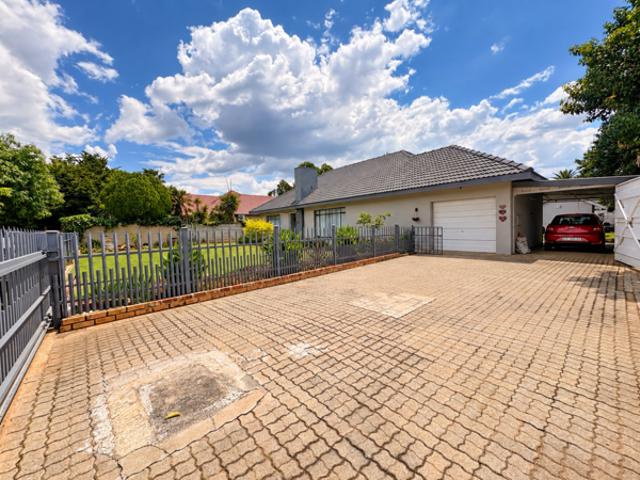 House for sale in Klerksdorp, Matlosana Local Municipality