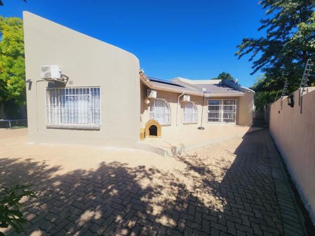 House for sale in Dordrecht, Eastern Cape