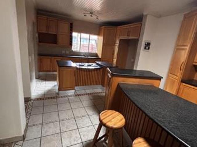 House for rent in Waterkloof, Gauteng