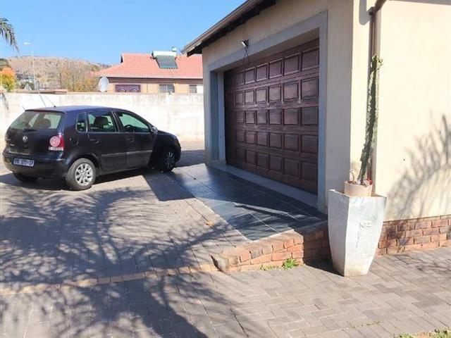 House for rent in Akasia