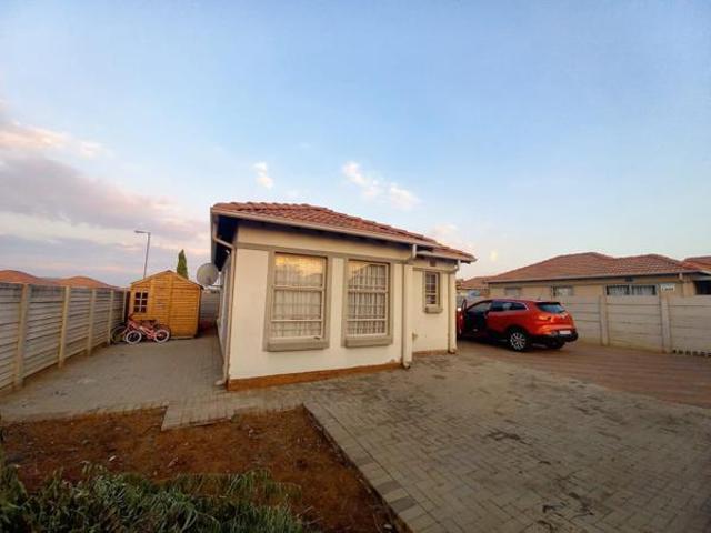 House for rent in Waterkloof, Gauteng