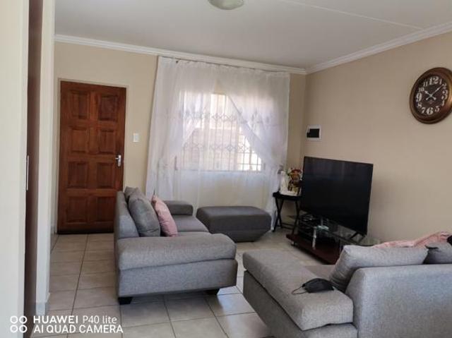 House for rent in Waterkloof, Gauteng