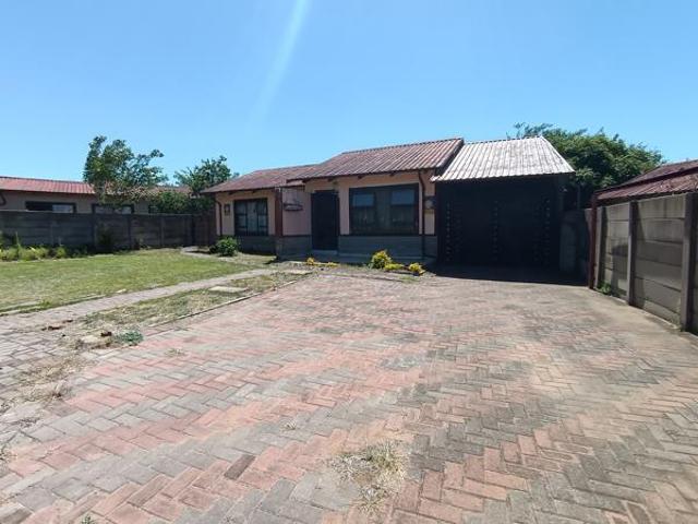 House for sale in Newcastle Local Municipality, Amajuba District Municipality
