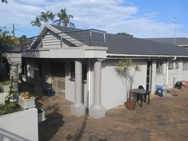 House for rent in Chatsworth, Kwazulu-natal