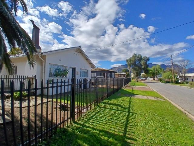House for sale in Ashton, Western Cape
