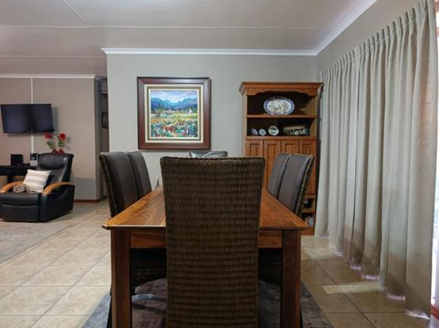 House for sale in Jeffreys Bay, Kouga Local Municipality
