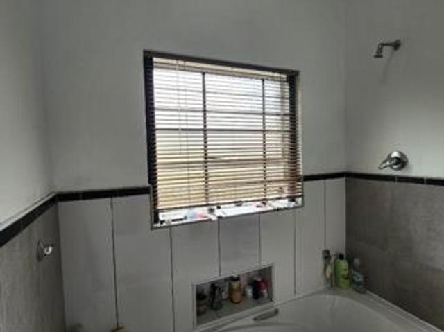House for sale in Jeffreys Bay, Kouga Local Municipality