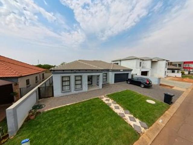 House for sale in Akasia, Gauteng