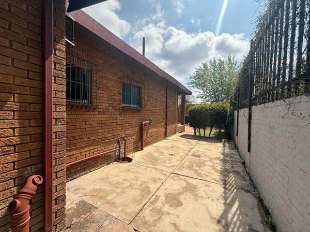 House for rent in Waterkloof, Gauteng