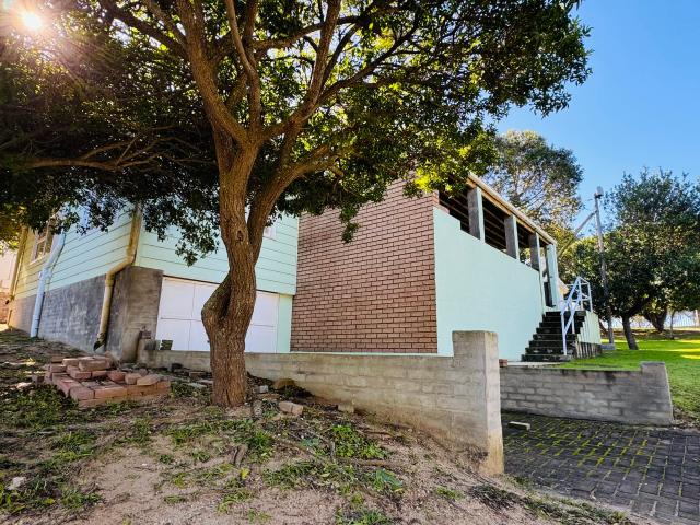 House for sale in Mossel Bay, Western Cape