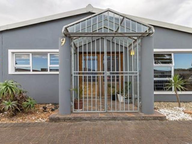 House for sale in Cape Town, Western Cape