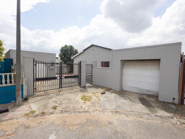 House for sale in Belhar, City of Cape Town