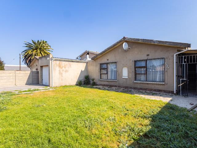 House for sale in Kraaifontein, Western Cape