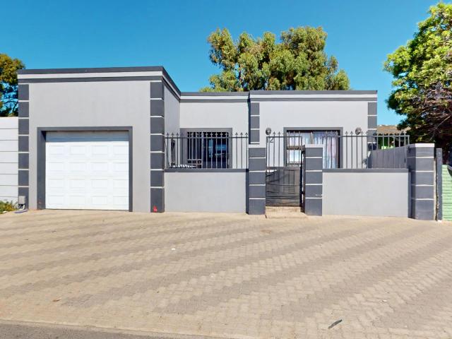House for sale in Cape Town, Western Cape