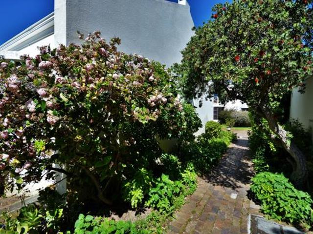 House for sale in Cape Town, Western Cape