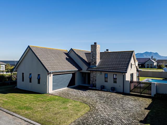 House for sale in Groot Brak Rivier, Western Cape