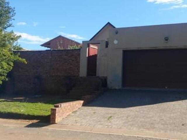 House for sale in Queenstown, Eastern Cape