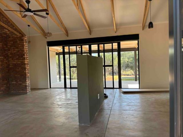 House for rent in Hoedspruit, Maruleng Local Municipality