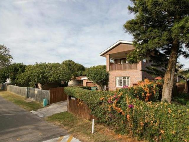 House for sale in Bushmans River Mouth, Eastern Cape