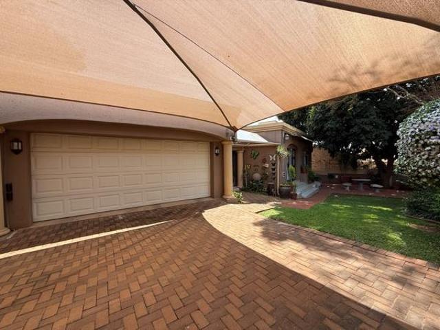 House for sale in Rustenburg Local Municipality, Bojanala Platinum District Municipality