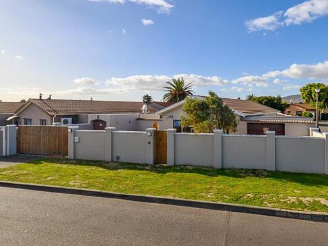 House for sale in Cape Town, Western Cape