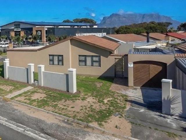 House for sale in Cape Town, Western Cape