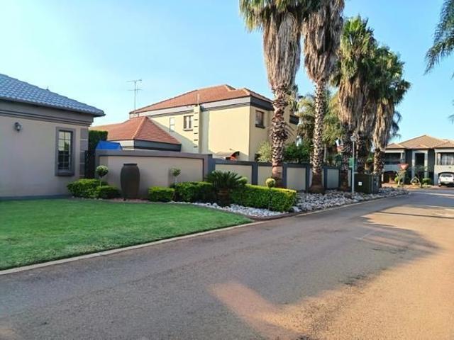 House for rent in Waterkloof, Gauteng