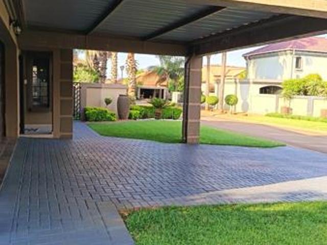 House for rent in Waterkloof, Gauteng