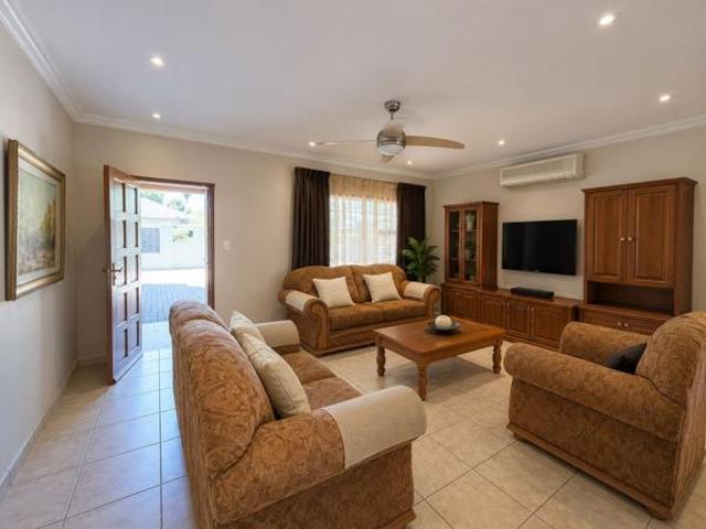 House for sale in Hartbeespoort Dam Nature Reserve, North West