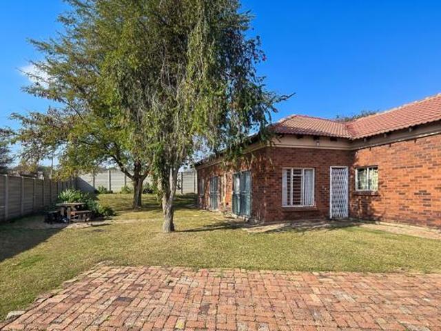 House for sale in Hartbeespoort Dam Nature Reserve, North West