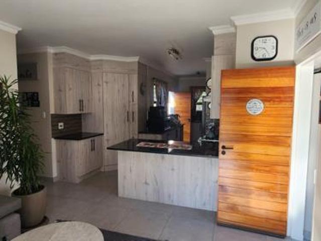 House for sale in Hartbeespoort Dam Nature Reserve, North West
